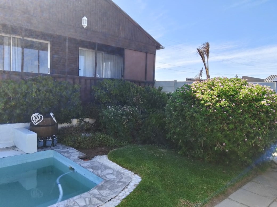 4 Bedroom Property for Sale in Lamberts Bay Western Cape